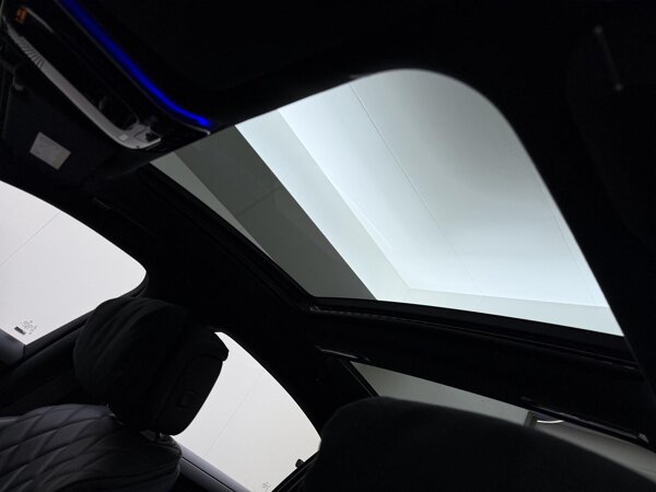 Panoramaschuifdak met comfort- en automatische regensluiting, elektrische zonnerollo Panoramaschuifdak met comfort- en automatische regensluiting, elektrische zonnerollo