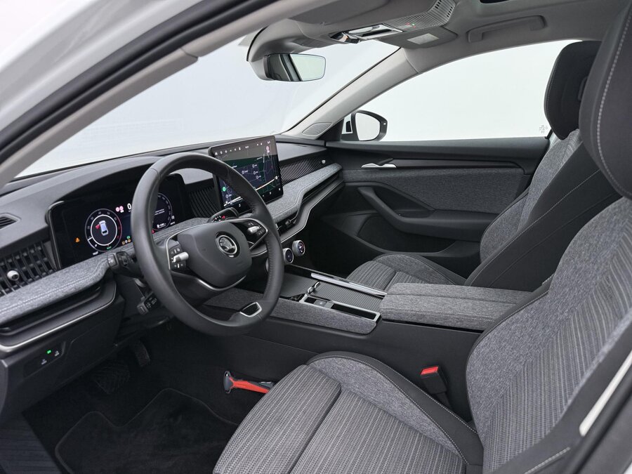 Škoda Superb Combi 1.5 TSI First Edition