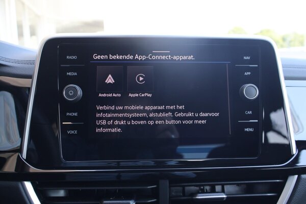 Apple Carplay/Android Auto Apple Carplay/Android Auto