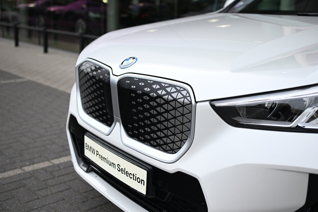 BMW iX1 9