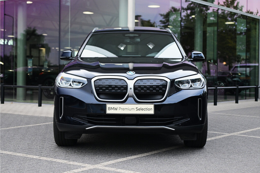 BMW iX3 7