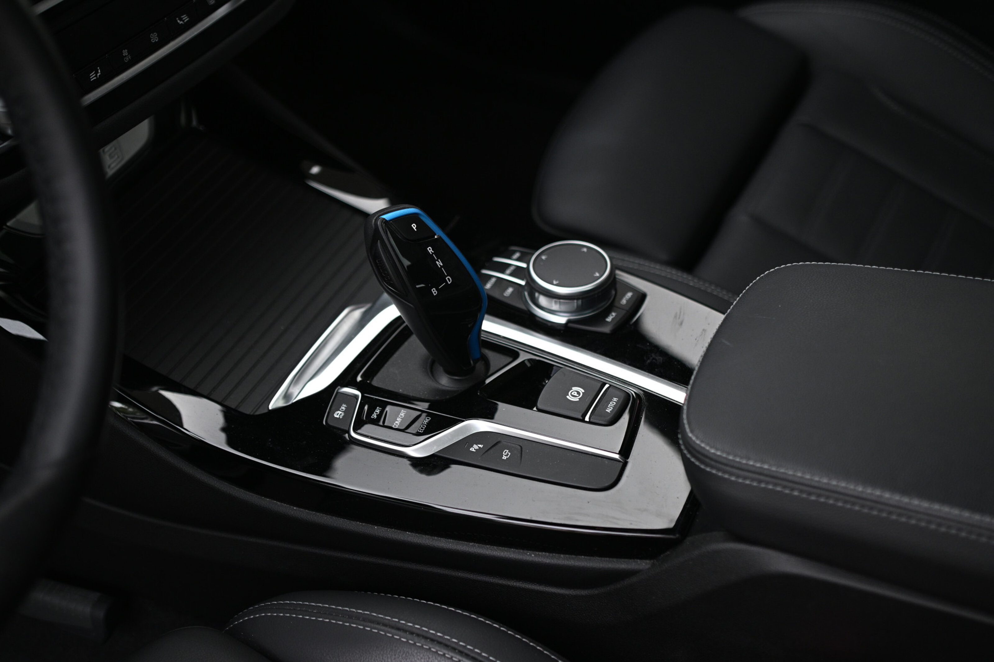 BMW iX3 8