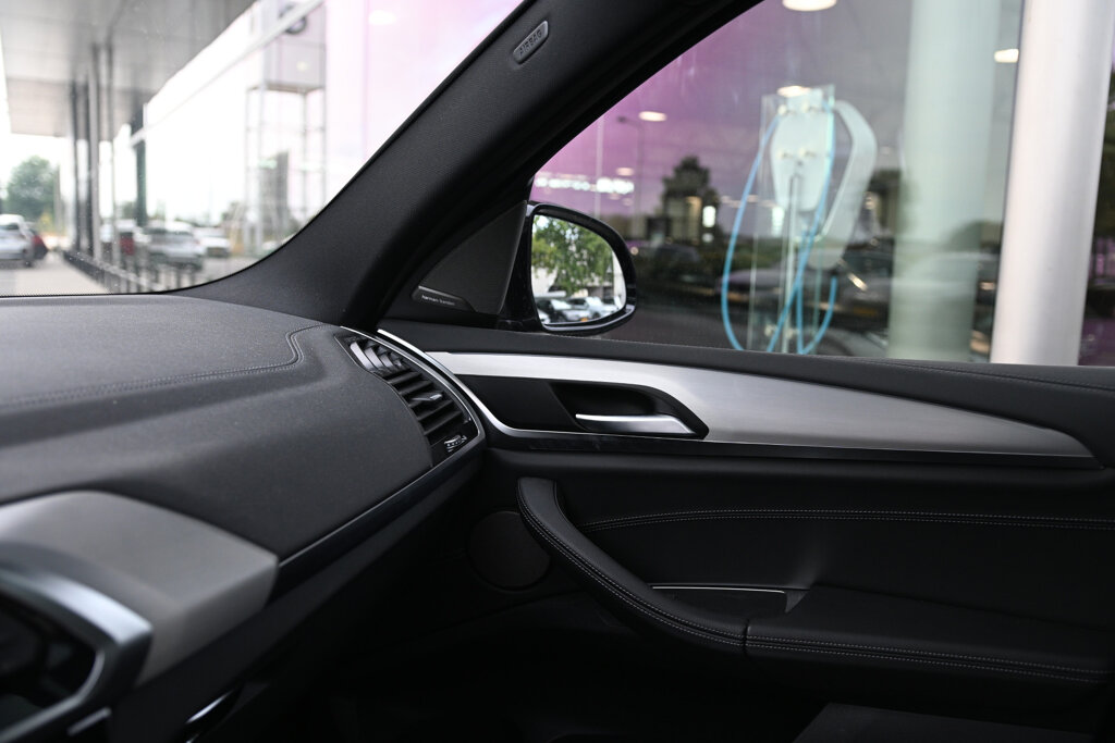 BMW iX3 18