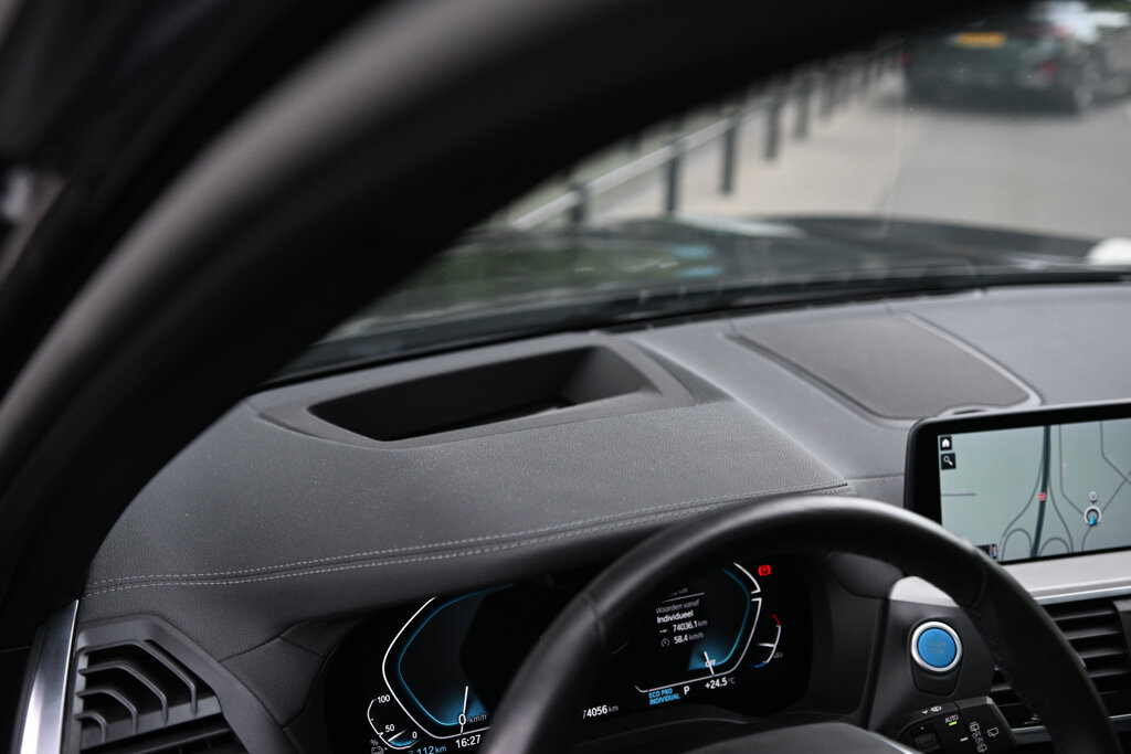 BMW iX3 26