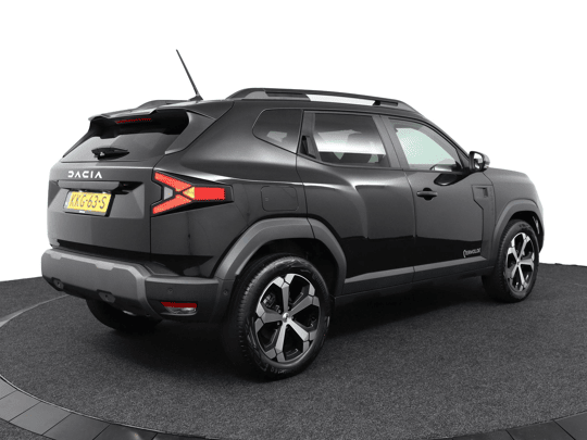 Dacia Duster journey hybrid 140