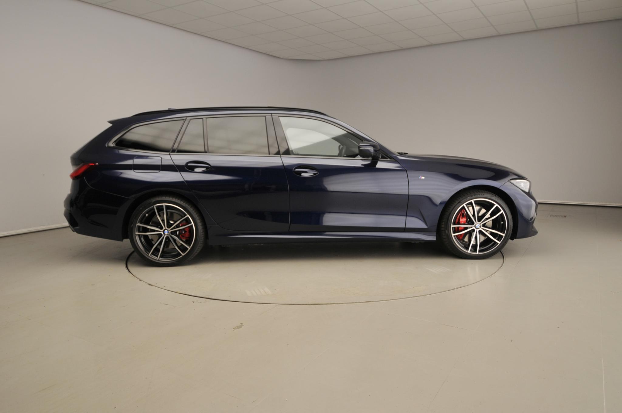 BMW 3 Serie Touring 330e - Afbeelding 4