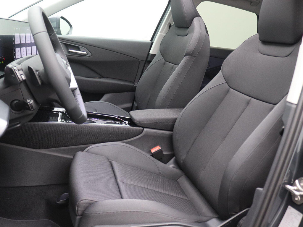 Audi Q3 1.5 e-hybrid Advanced edition 272 PK Panorama Dak, Trekhaak, Navigatie, Keyless, Stoel & Stuurverwarming, Full LED koplampen, 20 inch Velgen Audi Sport - Obraz 5