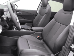 Audi Q3 1.5 e-hybrid Advanced edition 272 PK Panorama Dak, Trekhaak, Navigatie, Keyless, Stoel & Stuurverwarming, Full LED koplampen, 20 inch Velgen Audi Sport - Image 5