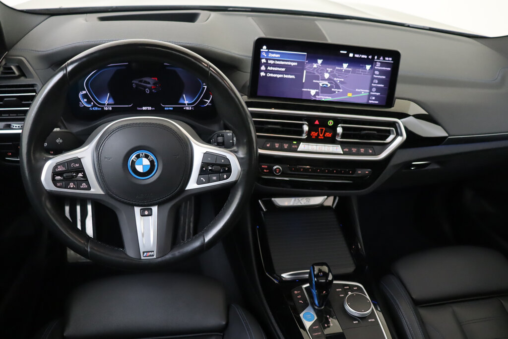 BMW iX3 24