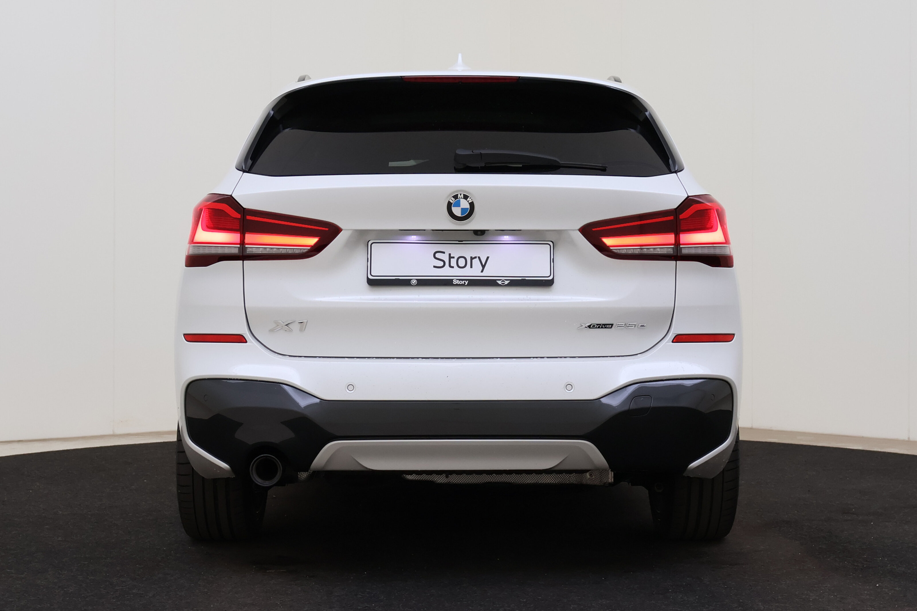 BMW X1 xDrive25e High Executive M Sport Automaat