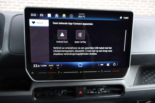 Apple Carplay/Android Auto Apple Carplay/Android Auto