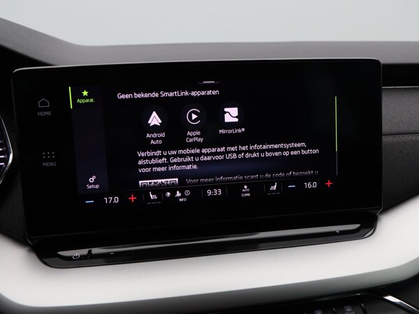 Apple Carplay/Android Auto Apple Carplay/Android Auto