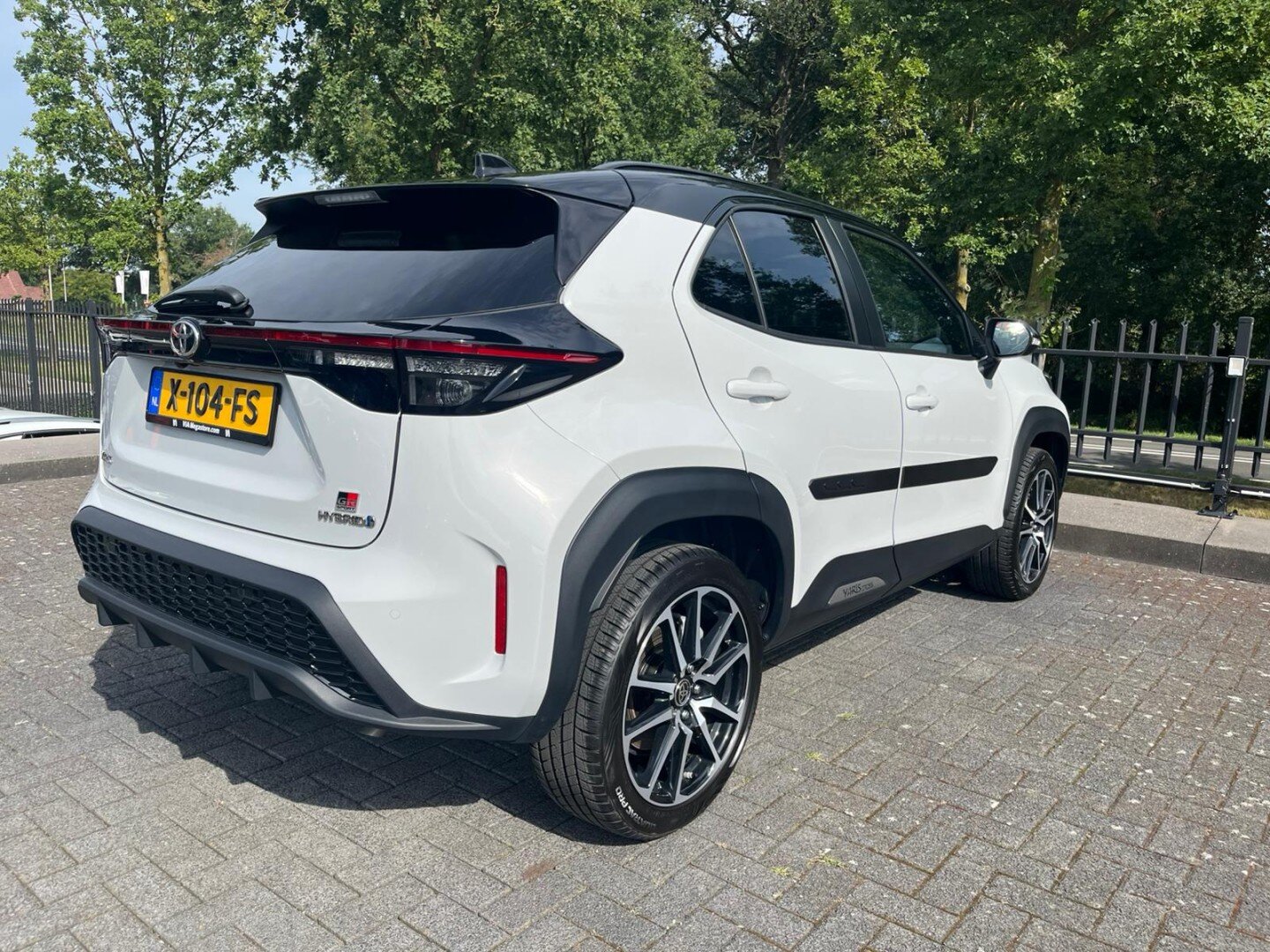Toyota Yaris Cross 1.5 Hybrid GR Sport | Pano | 4Seasons | Camera | PDC | ACC | Navi - Afbeelding 3