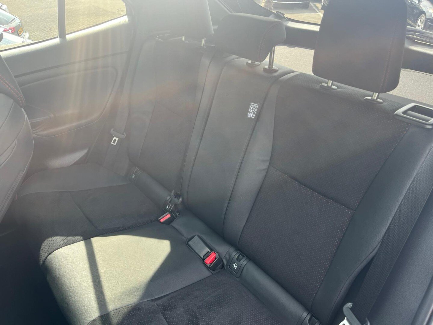 Toyota Yaris Cross 1.5 Hybrid GR Sport | Pano | 4Seasons | Camera | PDC | ACC | Navi - Afbeelding 5