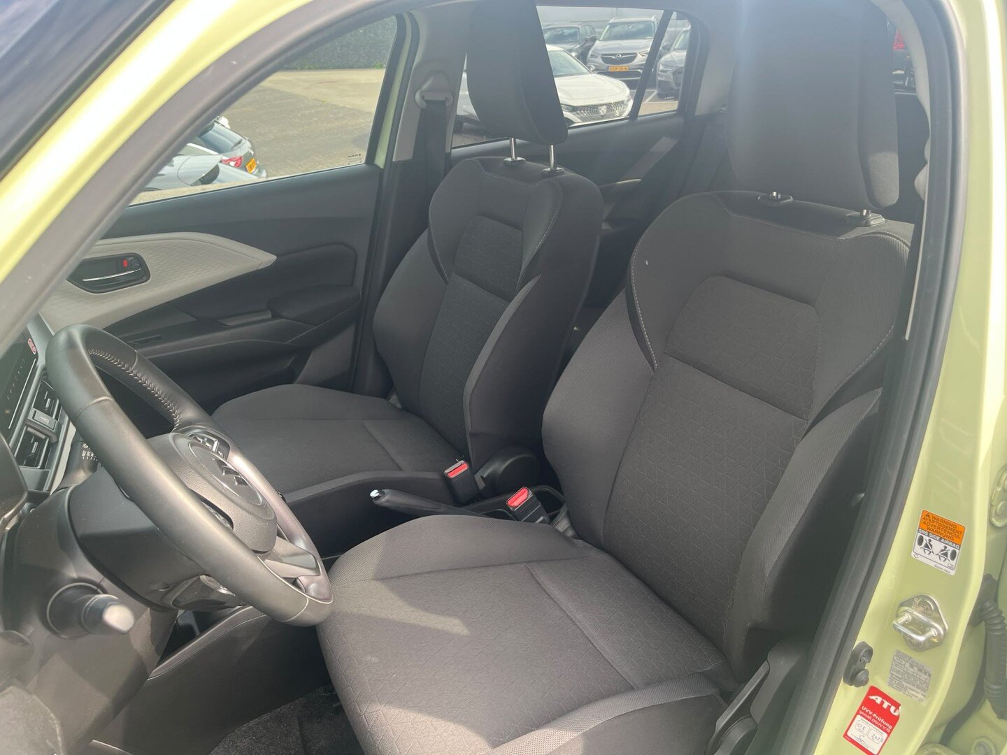 Suzuki Swift 1.2 82PK | Navi | Camera | PDC | Stoelverw. | ACC | 4Seasons | Carplay - Afbeelding 4