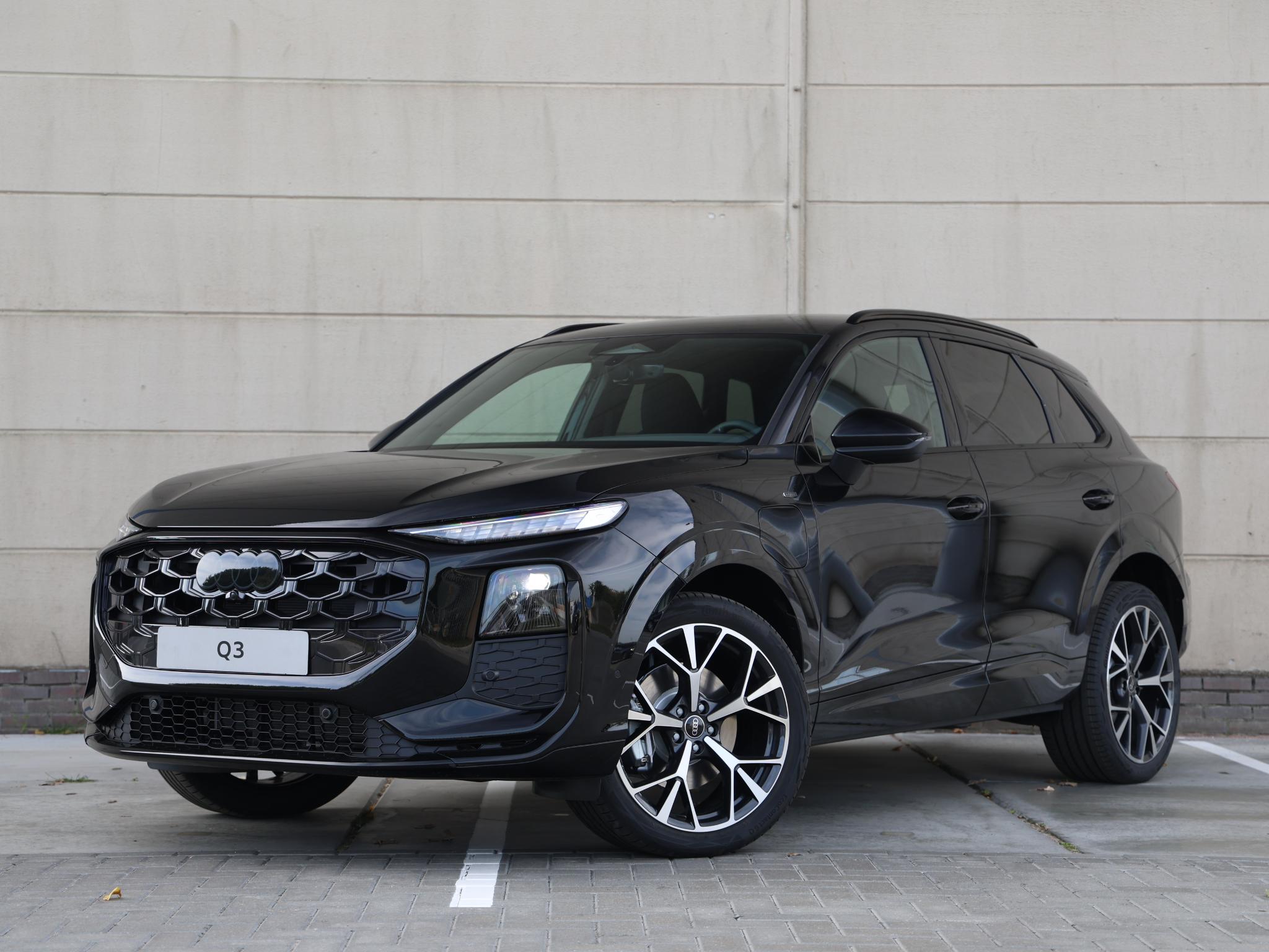 Audi Q3 S edition e-hybrid 200 kW / 272 PK