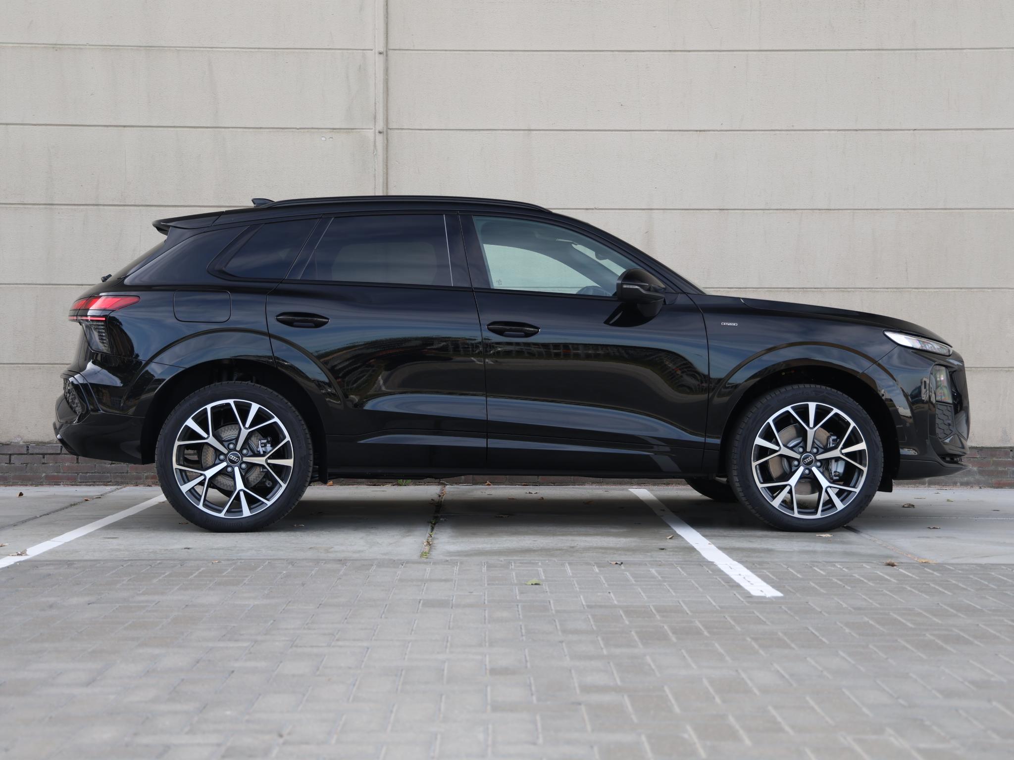 Audi Q3 S edition e-hybrid 200 kW / 272 PK - Afbeelding 2