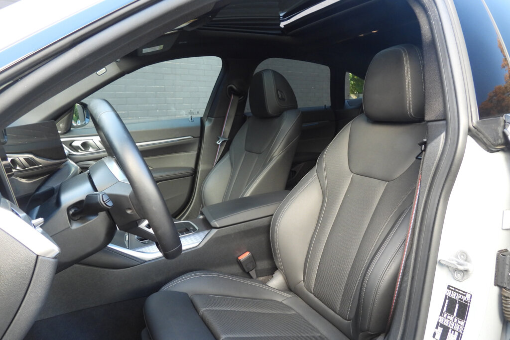 BMW i4 14