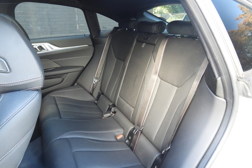 BMW i4 16