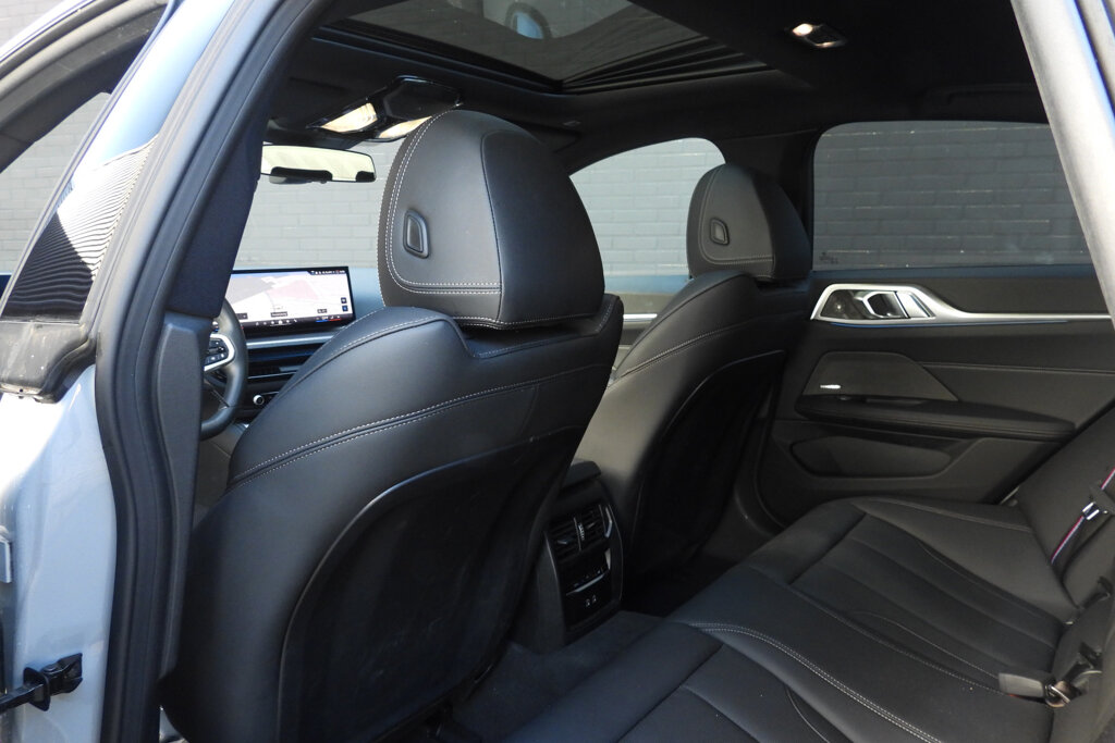 BMW i4 17