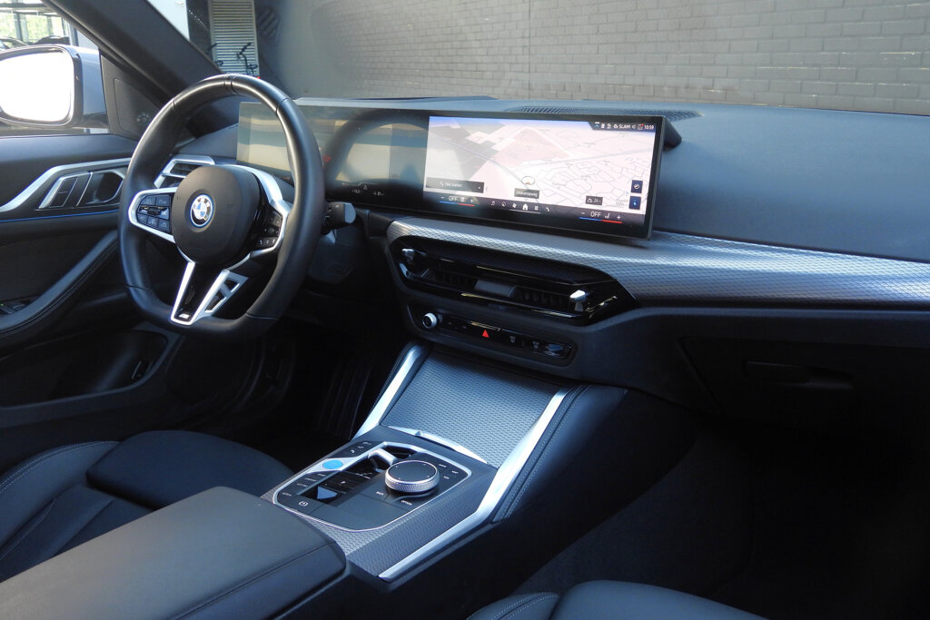 BMW i4 25
