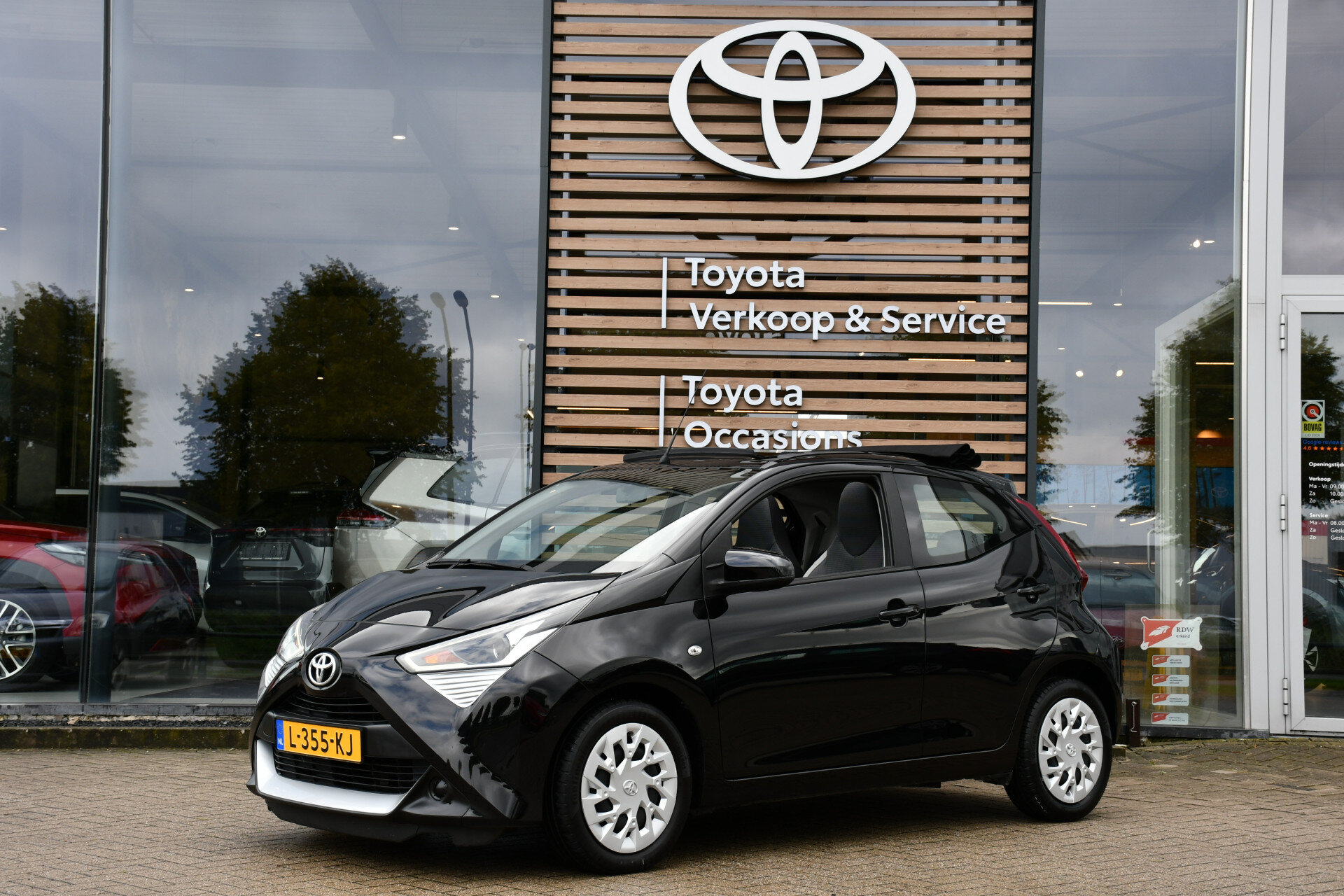 Toyota Aygo 1.0 VVT-i x-play cabrio Automaat 72pk
