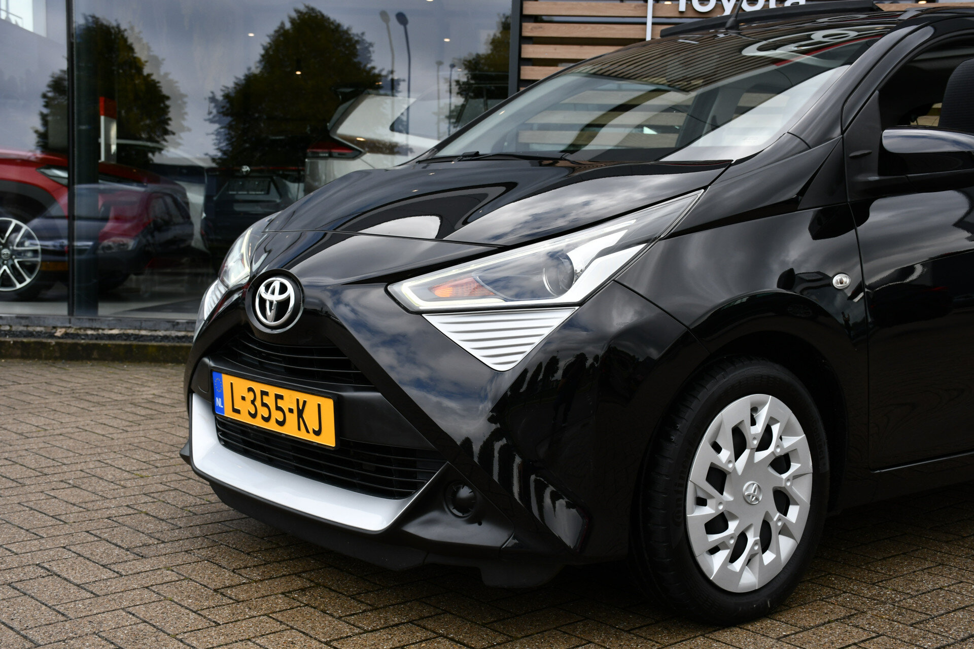 Toyota Aygo 1.0 VVT-i x-play cabrio Automaat 72pk - Afbeelding 3