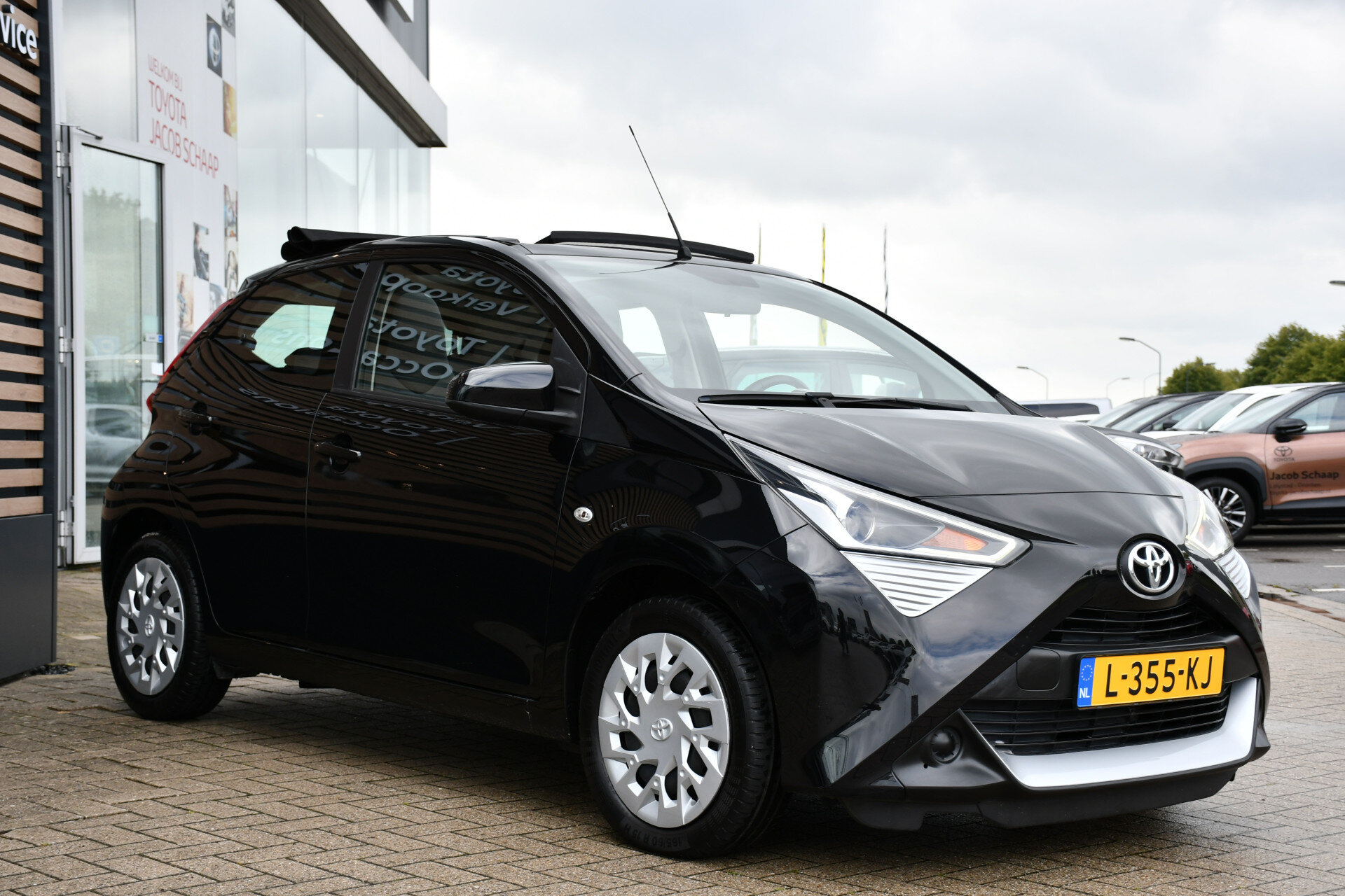 Toyota Aygo 1.0 VVT-i x-play cabrio Automaat 72pk - Afbeelding 5