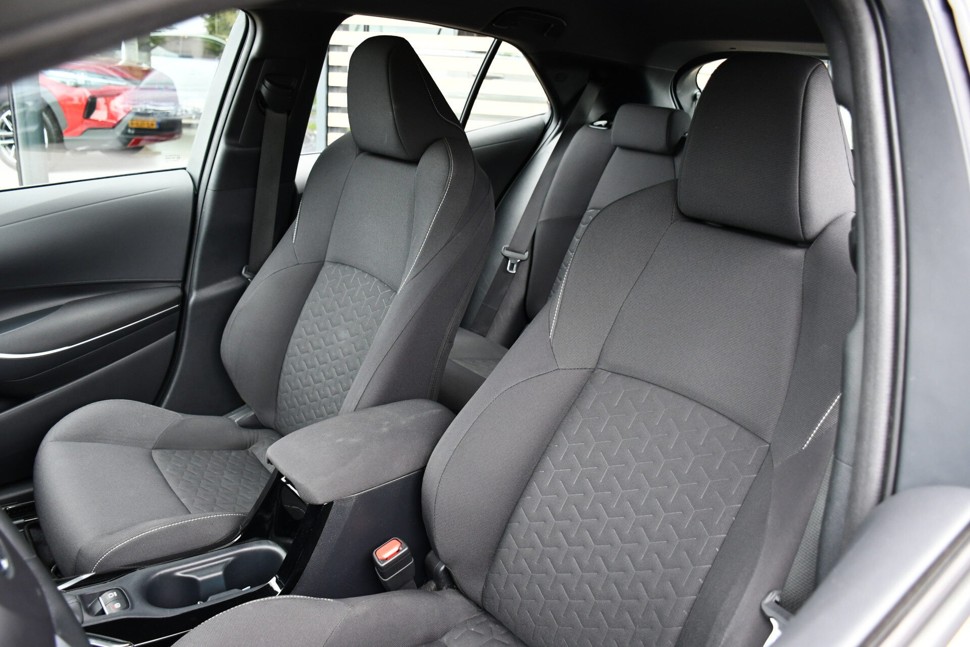 Toyota Corolla 1.8 Hybrid Active Automaat 122pk - Afbeelding 2