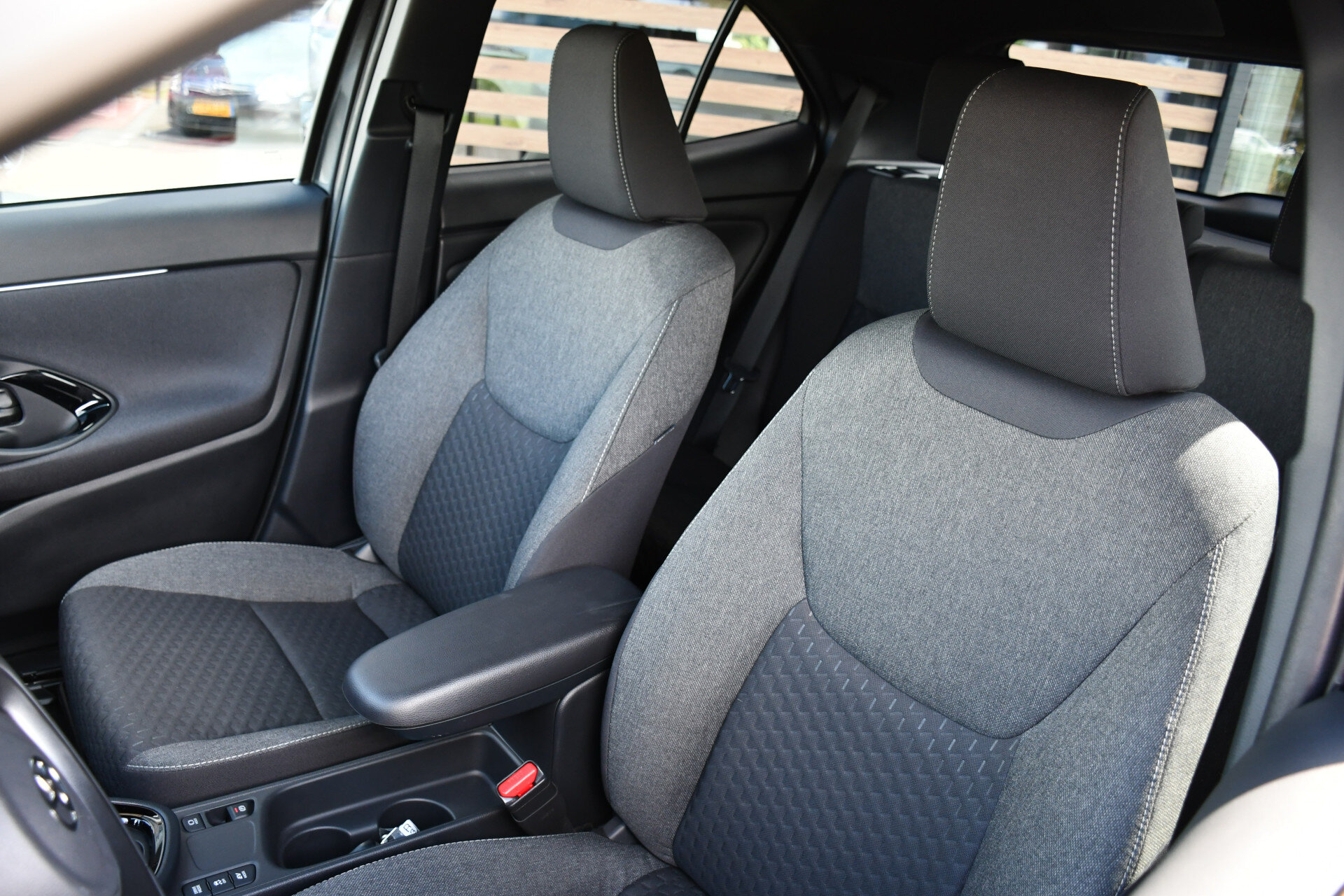 Toyota Yaris Cross 1.5 Hybrid 115 Dynamic Limited Automaat 116pk - Afbeelding 2