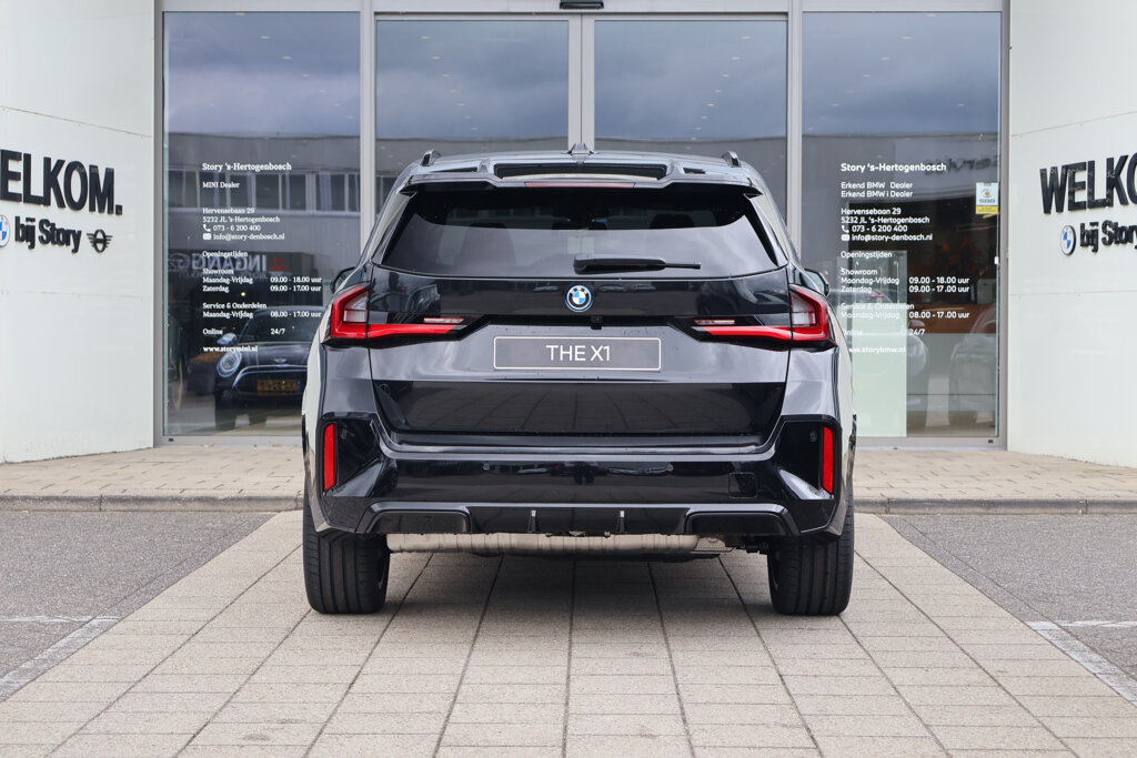 BMW X1 6