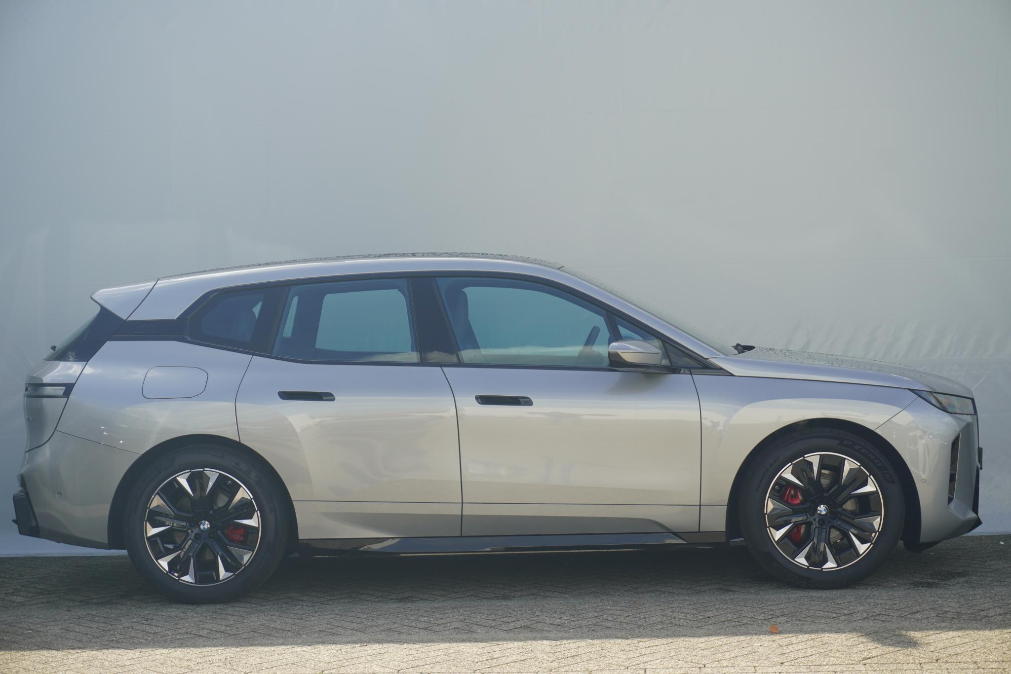 BMW iX xDrive60 - Afbeelding 4