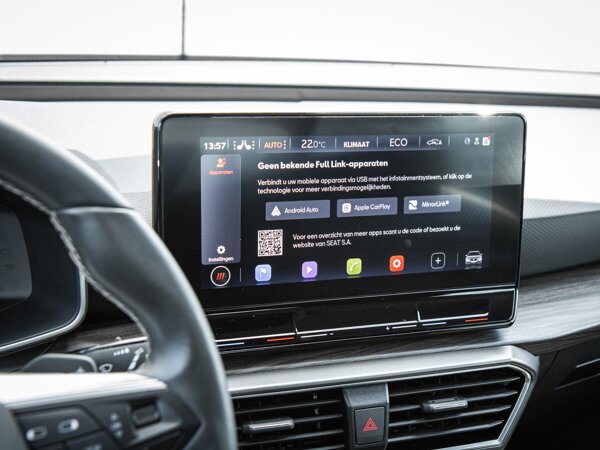 Apple Carplay/Android Auto Apple Carplay/Android Auto
