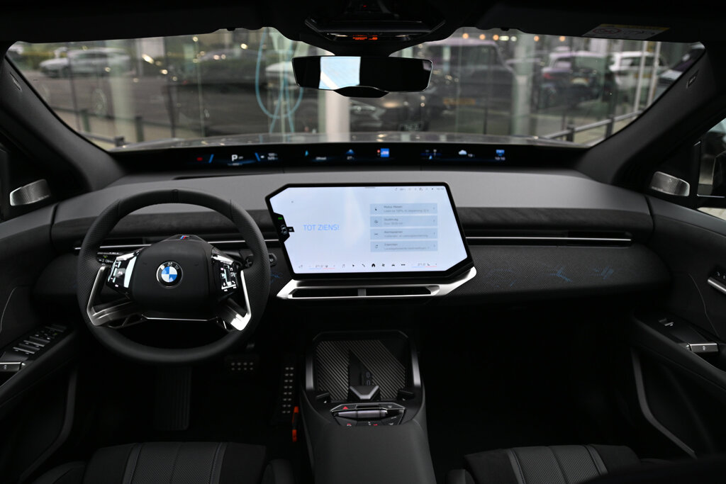 BMW iX3 4