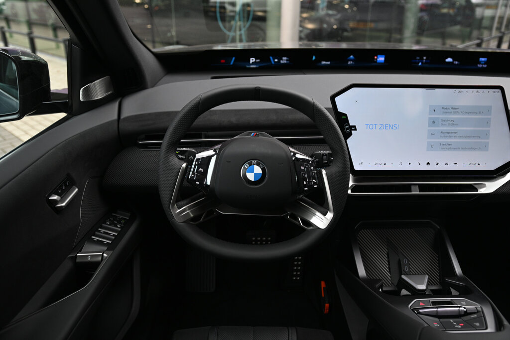 BMW iX3 6
