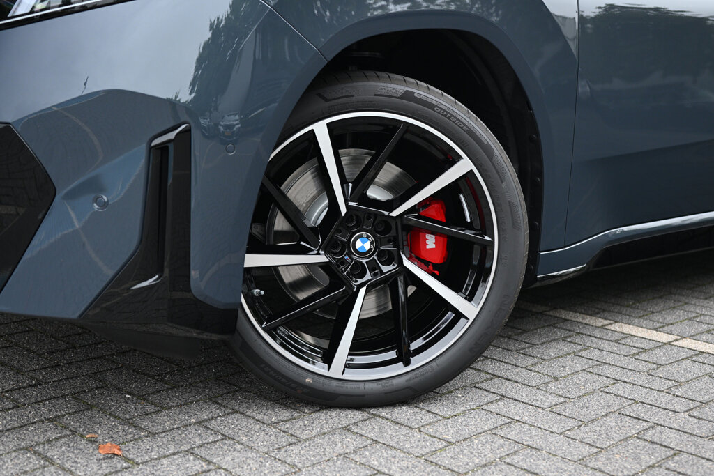 BMW iX3 23