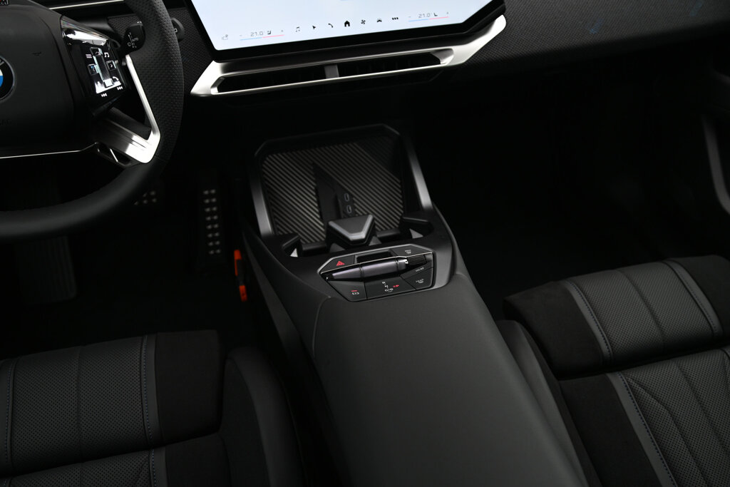 BMW iX3 28