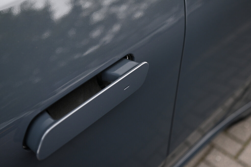 BMW iX3 29