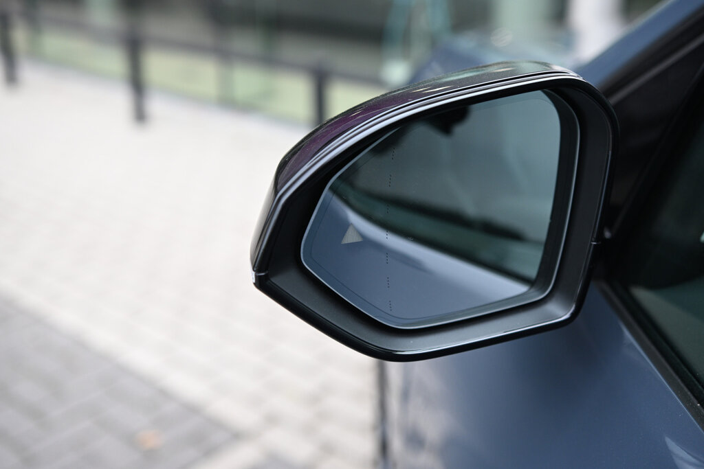 BMW iX3 31