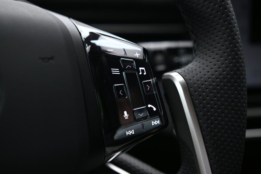 BMW iX3 33