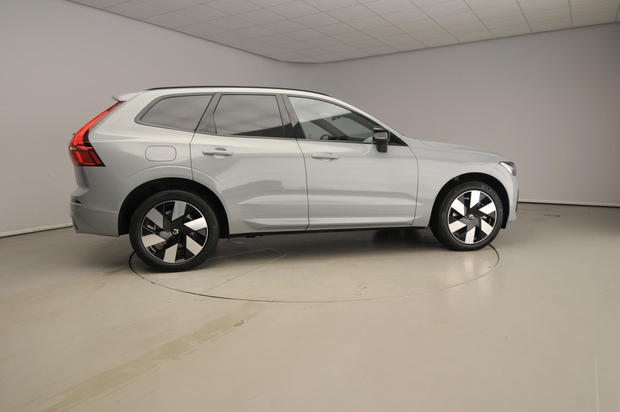 Volvo XC60 2.0 T6 Plug-in hybrid AWD Plus - Afbeelding 4