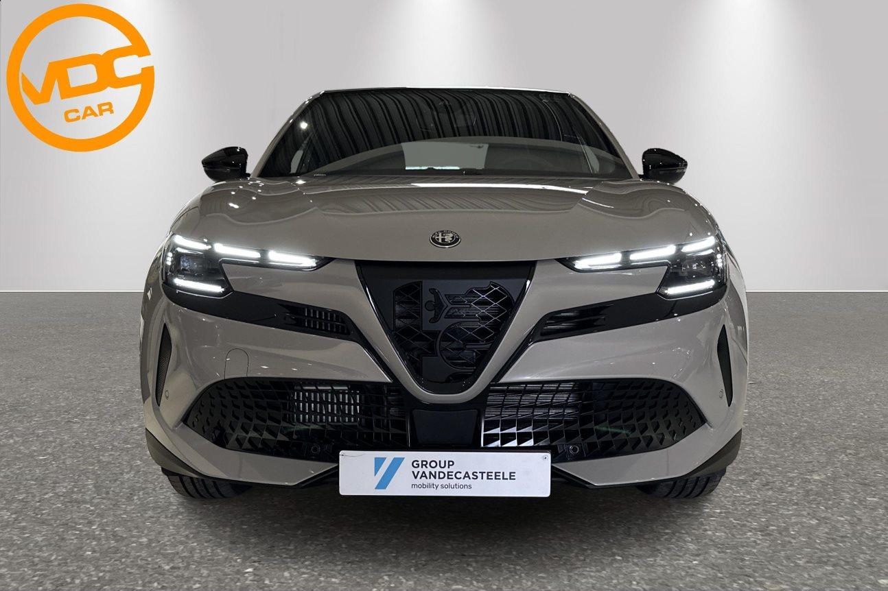 Alfa Romeo Junior Ibrida My25 Speciale 1.2 Hybrid 145 Edct6 - Image 5