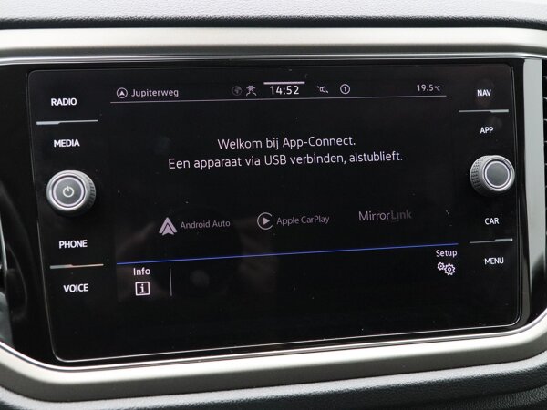 Apple Carplay/Android Auto Apple Carplay/Android Auto
