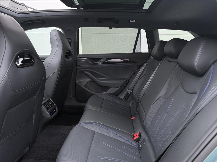 Volkswagen Passat Variant 1.5 eHybrid 272PK R-Line