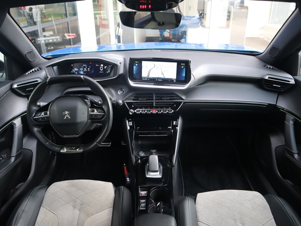 Peugeot e-2008 GT Pack EV 50kWh 136pk, Rijklaarprijs, Panoramisch schuifdak Adaptieve cruise control Stoelverwaming - Afbeelding 5