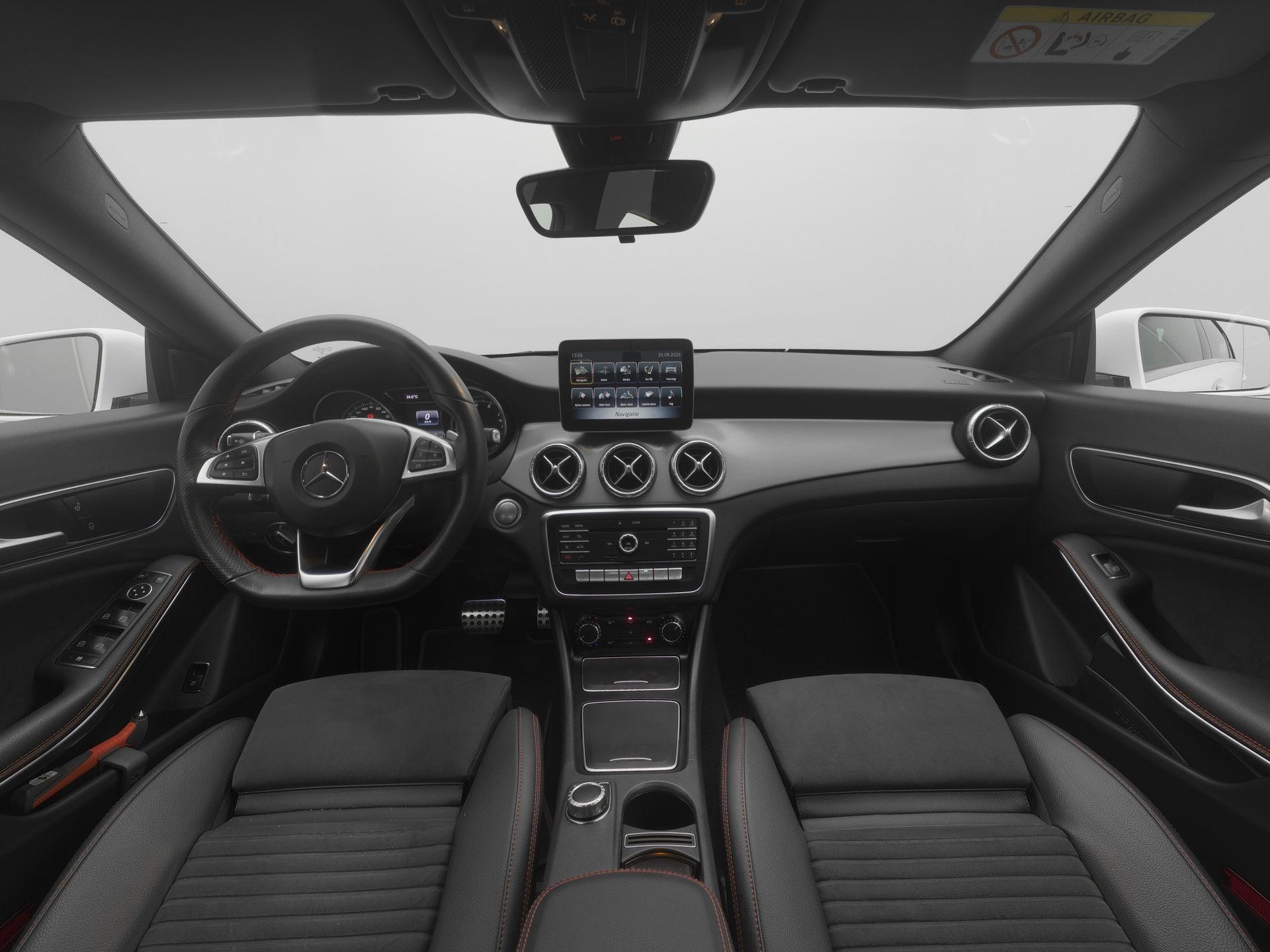 Mercedes-Benz CLA AMG-Line 180 122 PK - Afbeelding 4