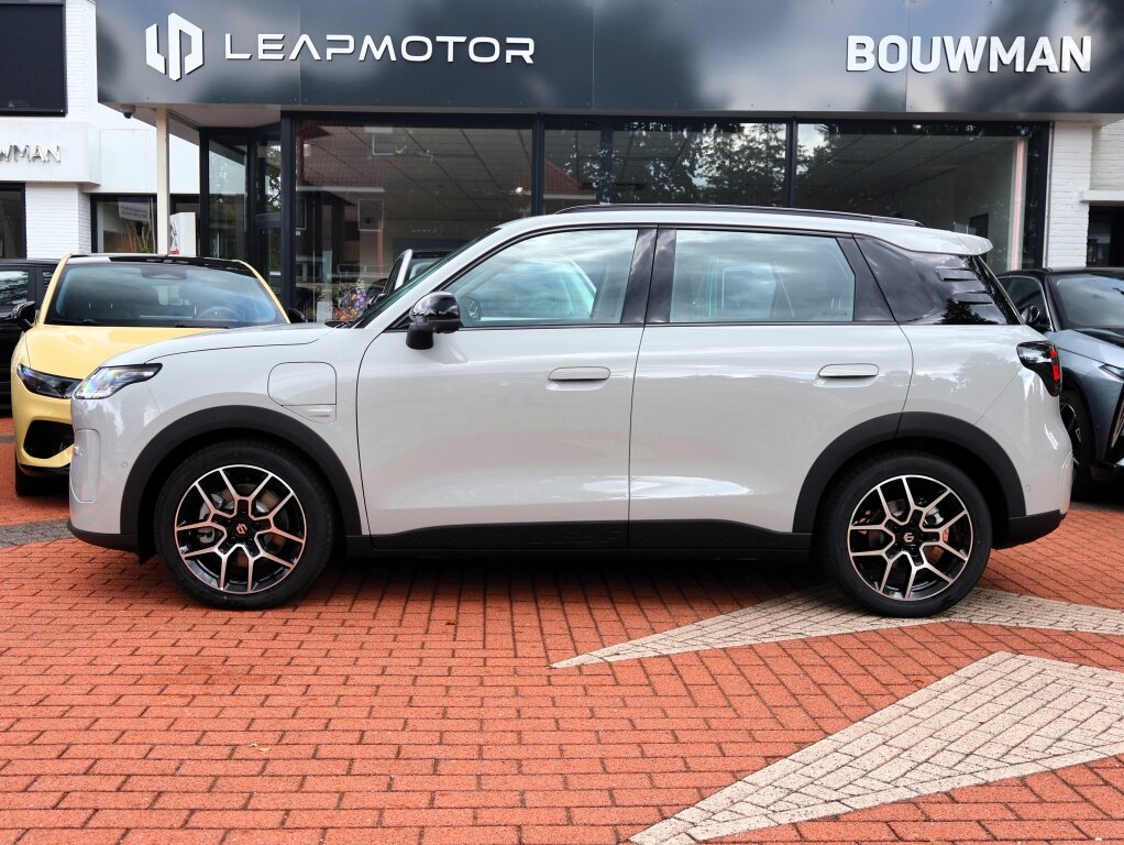 Leapmotor B03X B03X EV ProMax 53kWh 197PK Automaat Design NIEUW, Rijklaarprijs | Adaptieve Cruise Control | Stoelverwarming | Stuurverwarming | 360 Camera - Afbeelding 2