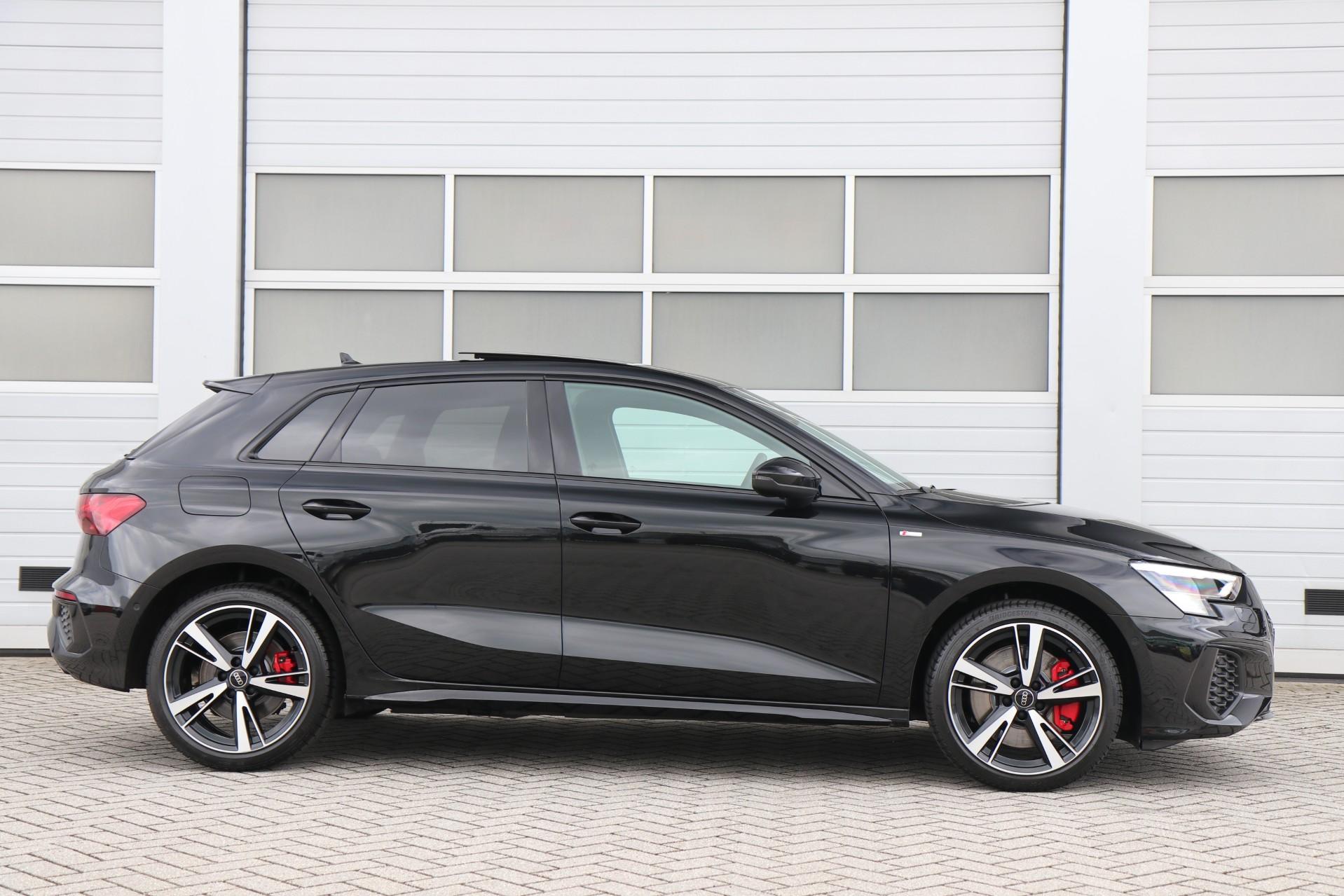 Audi A3 Sportback 45 TFSIe 245pk S edition Competition - Afbeelding 3