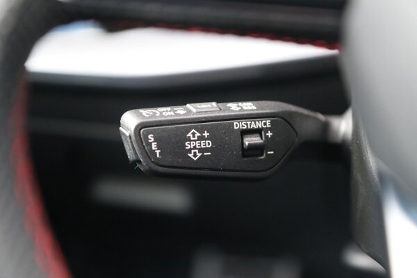 cruise control adaptief met Stop&Go cruise control adaptief met Stop&Go
