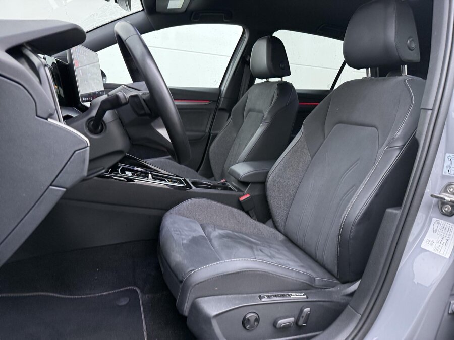 Volkswagen Golf 1.5 eHybrid 50 Edition